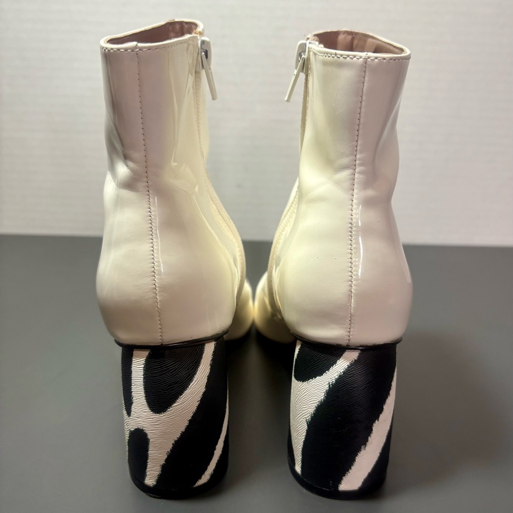 BETSEY JOHNSON Regie White Ankle Boots with Zebra Pattern Heel - Picture 4 of 9